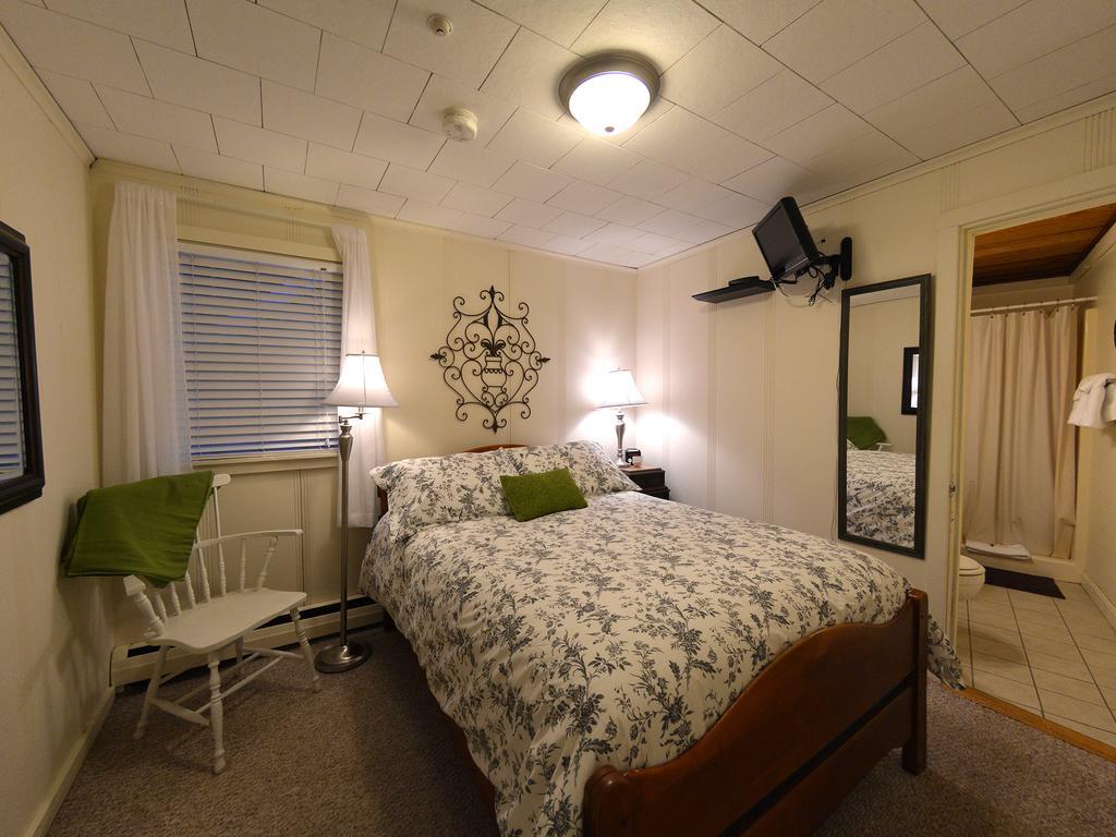 Hyde Away Inn Waitsfield الغرفة الصورة